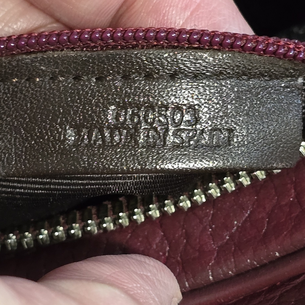 Elegant Loewe Senda Leather Handbag - Picture 6 of 15